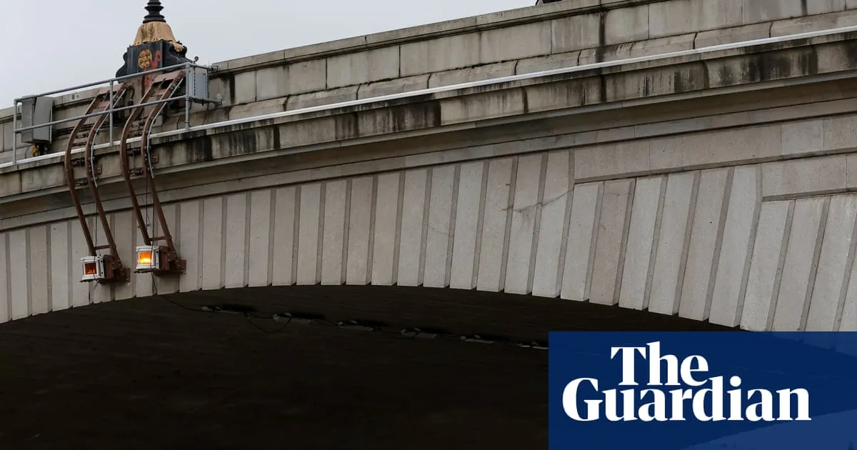 Man arrested over 2017 ‘Putney pusher’ incident on south-west London bridge