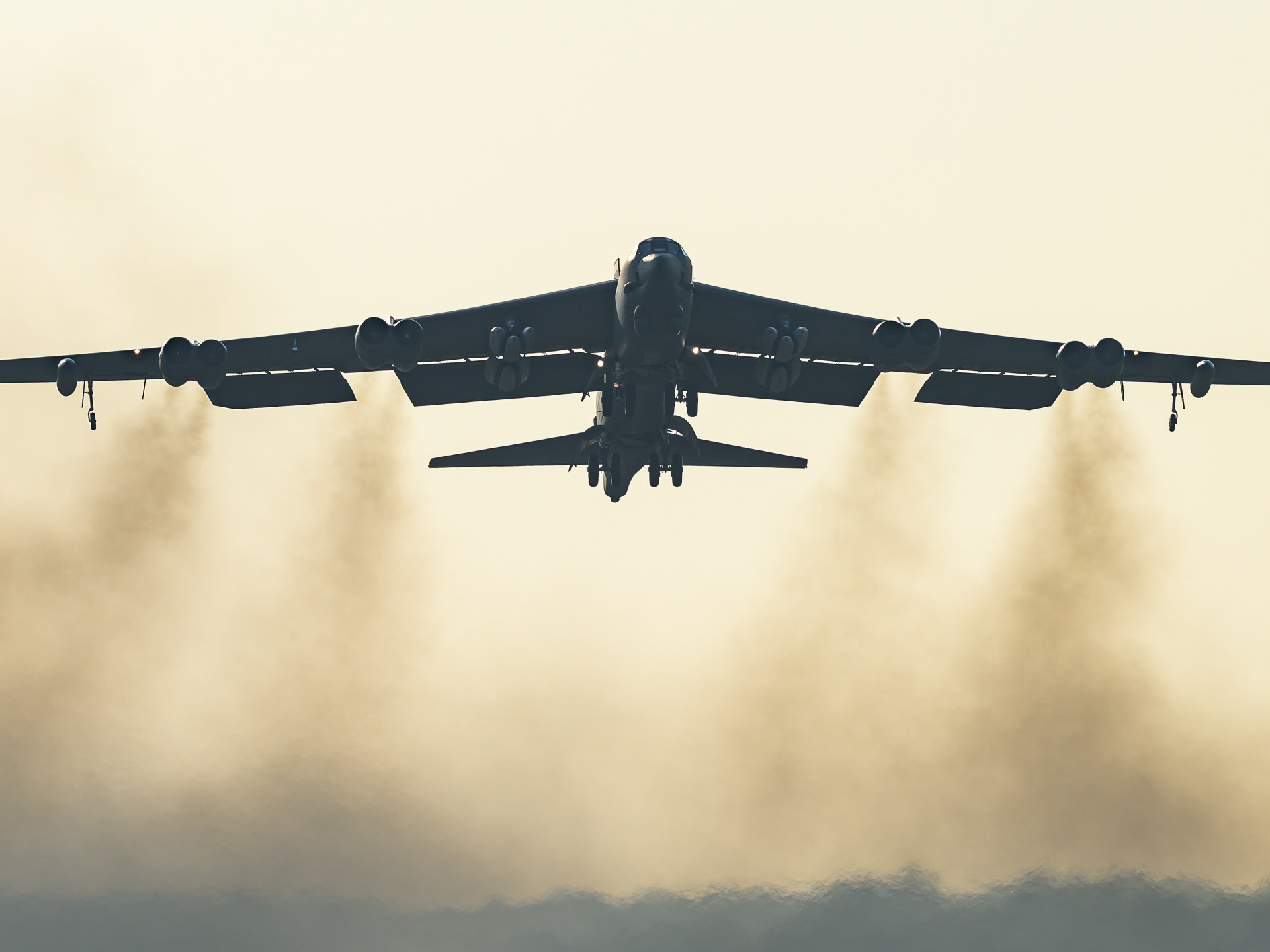 US Air Force B-52 bomber crashes after takeoff, Edwards Air Force Base says