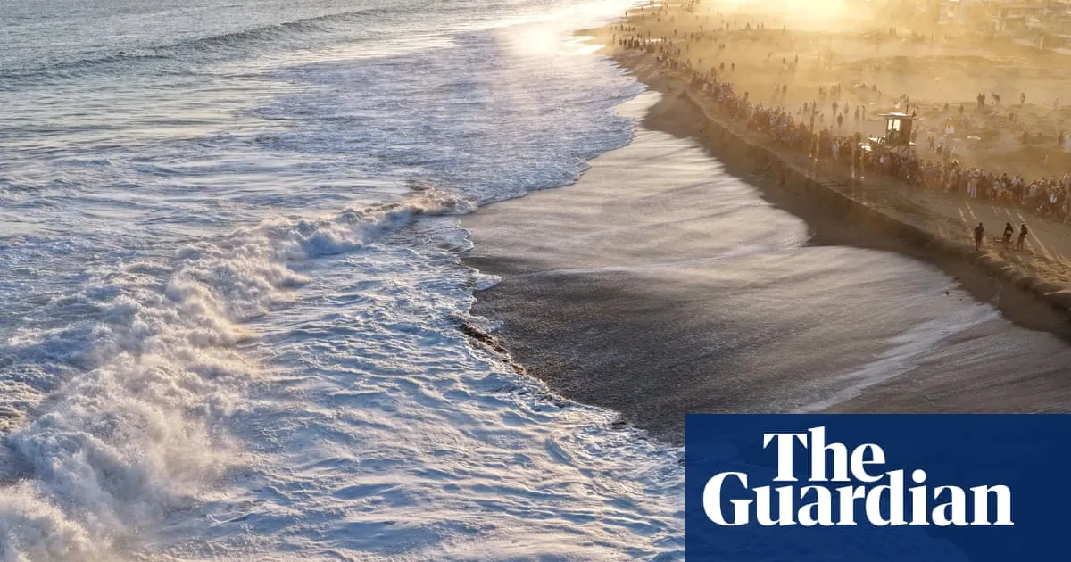 King tides along California coast prompt advisories following two deaths