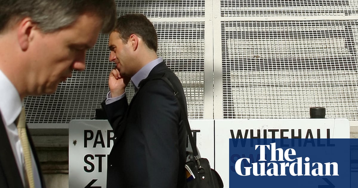 UK to create new ‘school of government’ to train senior civil servants