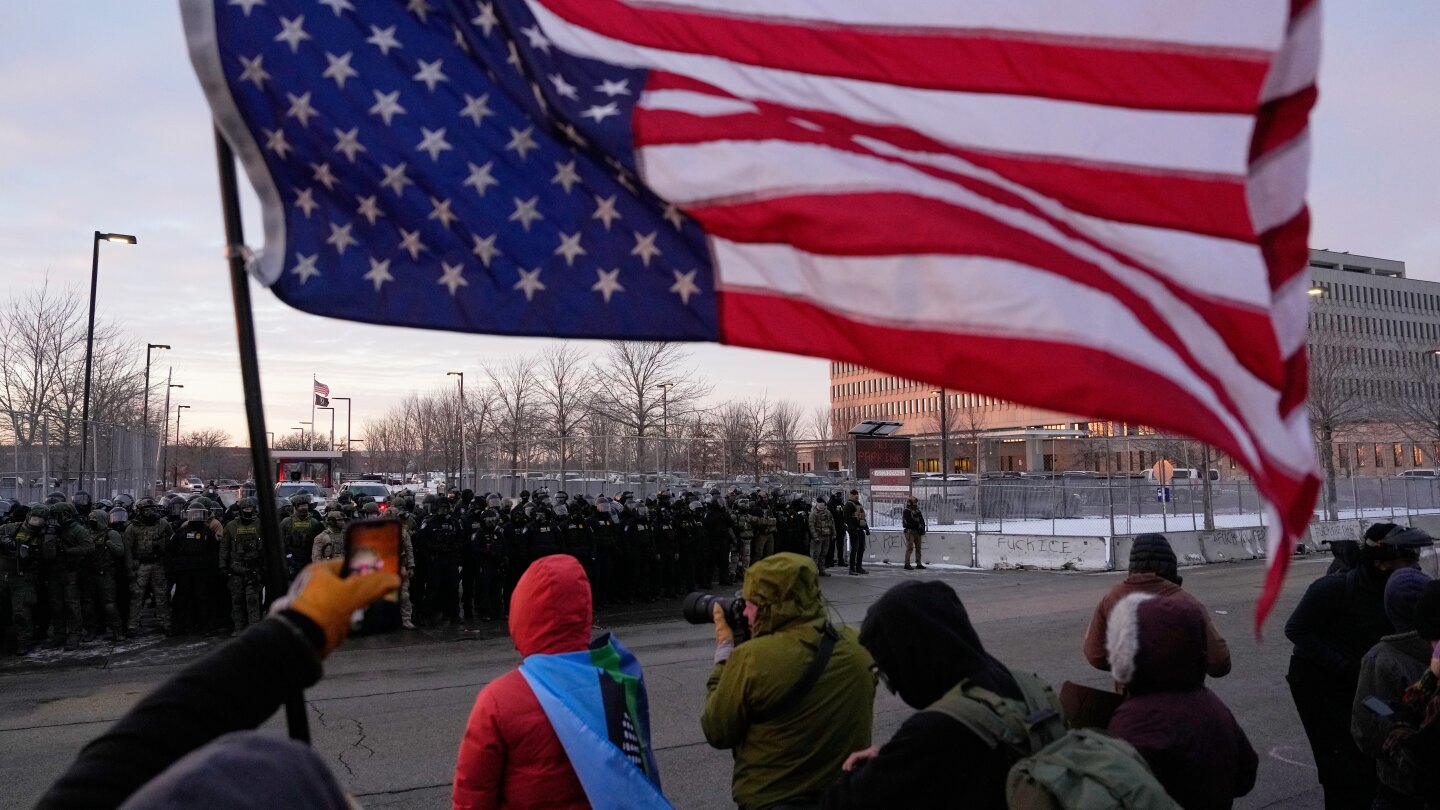Army puts 1,500 soldiers on standby for possible Minnesota deployment, AP sources say