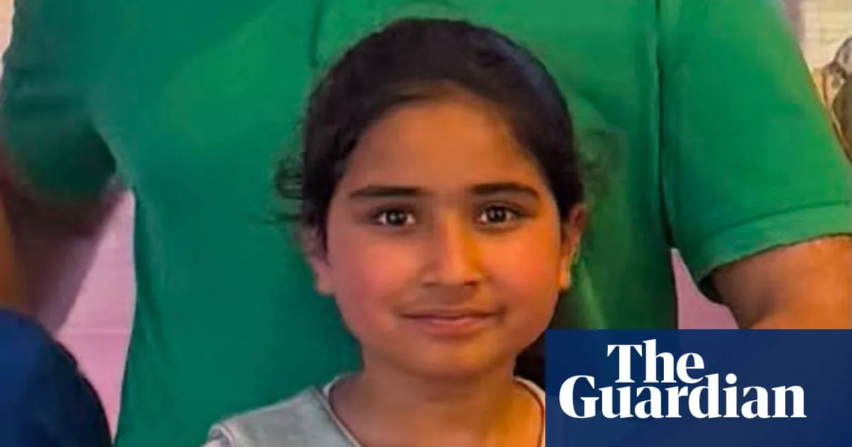 Father of Australian girl shot by police while visiting Pakistan demands justice