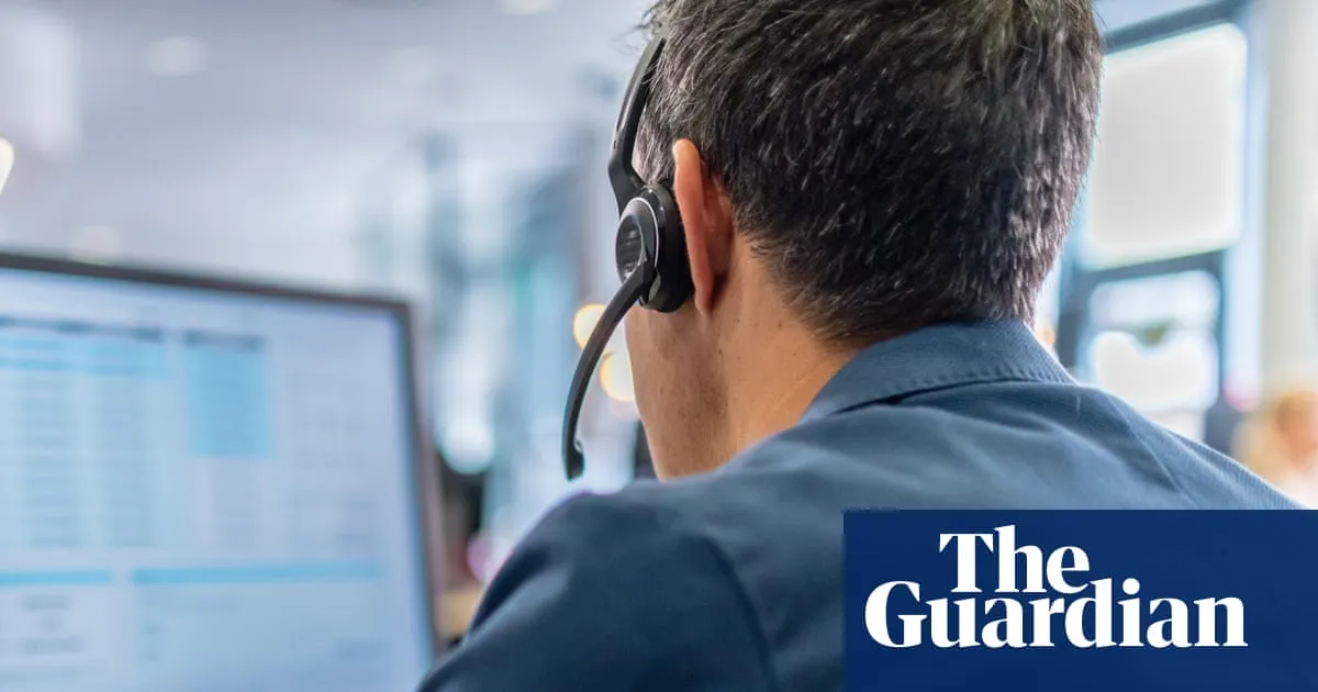 ATO outsource call centre workers paid 40% less than public service peers, Fair Work submission claims