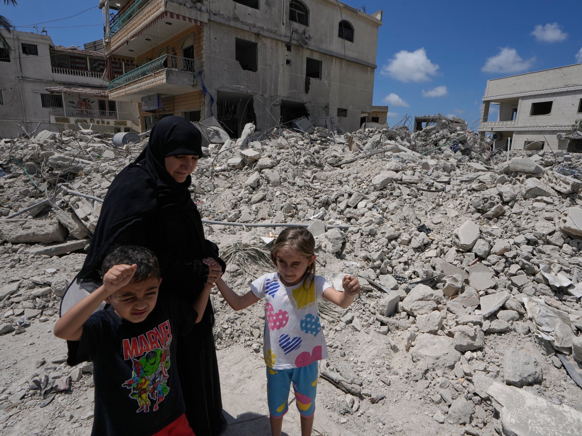 Israeli strikes kill four in southern Lebanon amid ceasefire talks