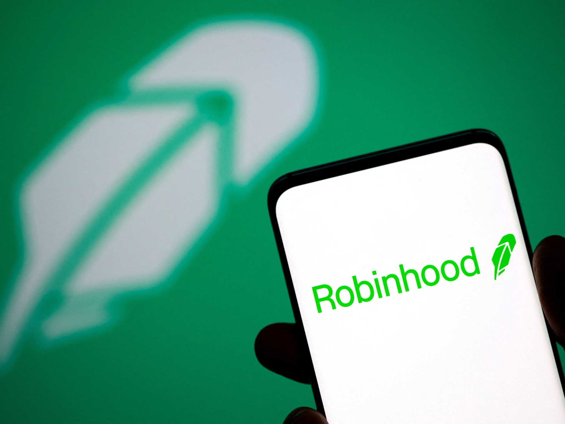 Robinhood slashes workforce by 10 percent amid restructuring