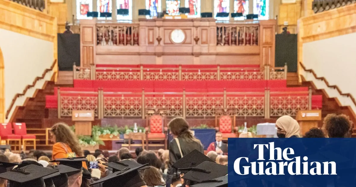 Students could be required to pass GCSE English to access university loans