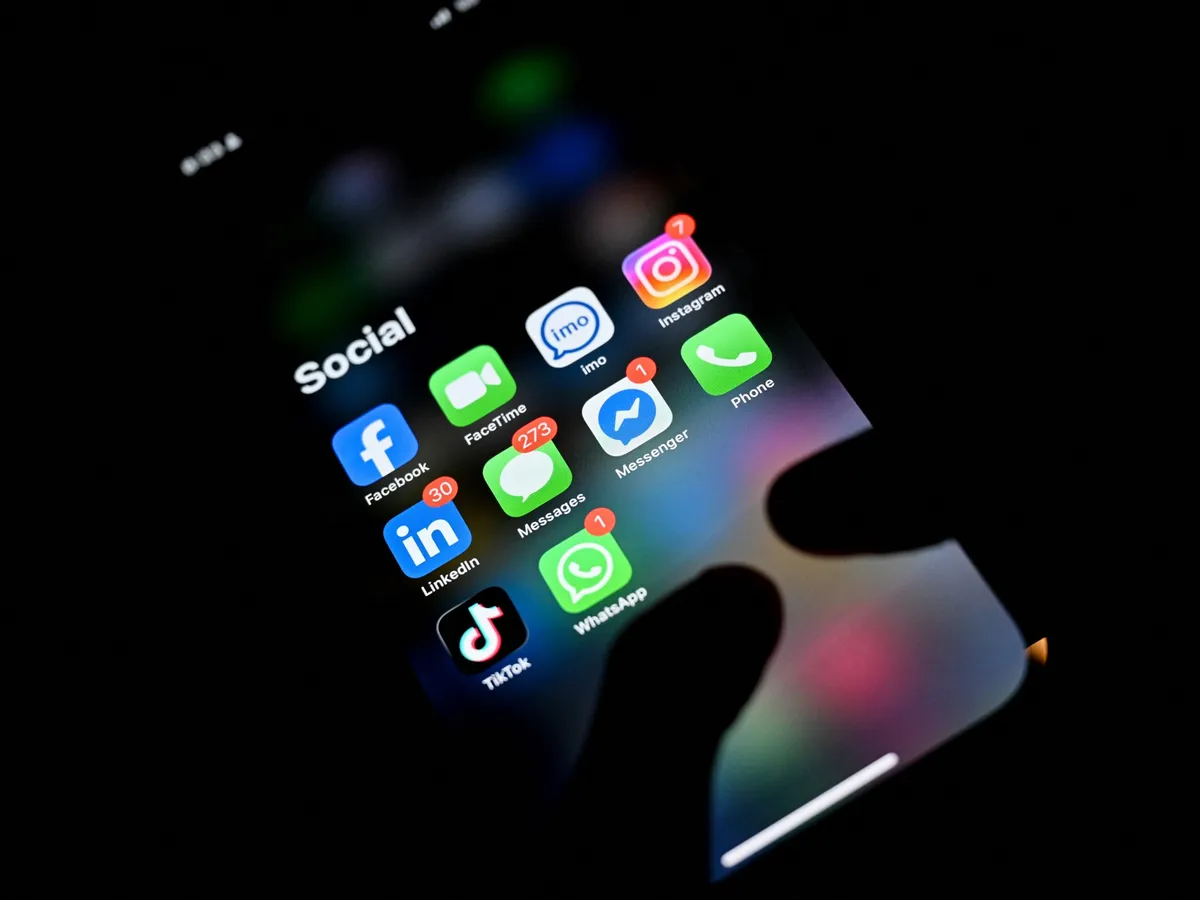 Why do AI models struggle with online hate speech detection?