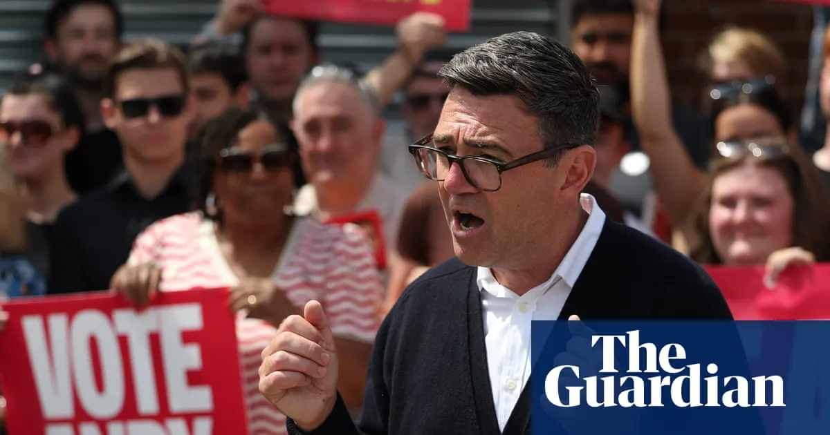 Burnham brings in top economists before possible leadership run