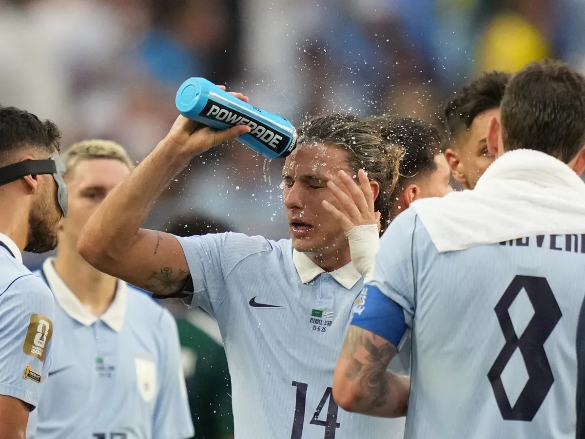 Hydration break boos: How FIFA united players, fans, coaches at World Cup