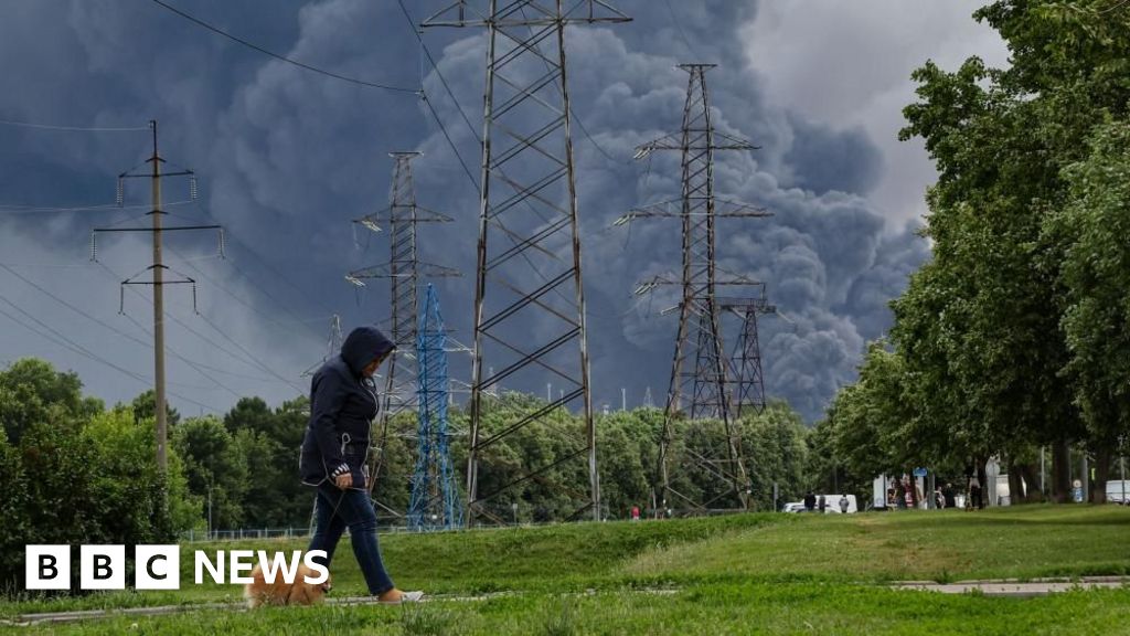 Steve Rosenberg: Moscow oil refinery attack brings Russia's war with Ukraine closer to home