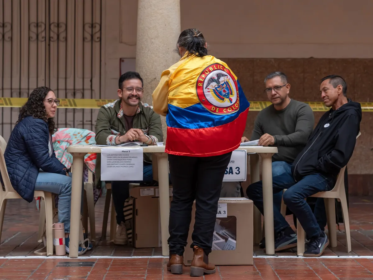 Colombians to vote in presidential run-off pitting leftist against hardliner