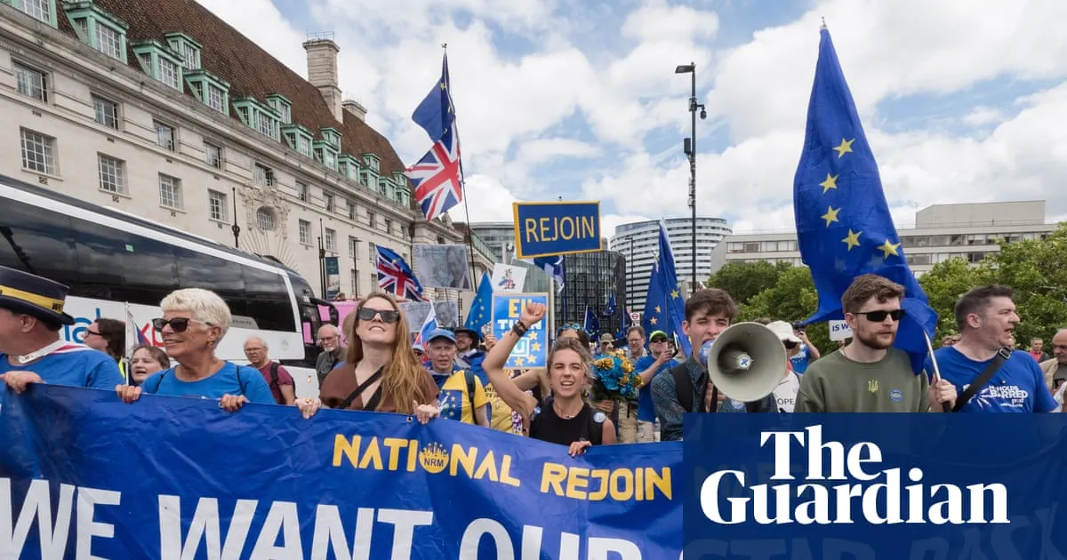 Three in five gen Z Britons would like new vote to rejoin EU, poll finds