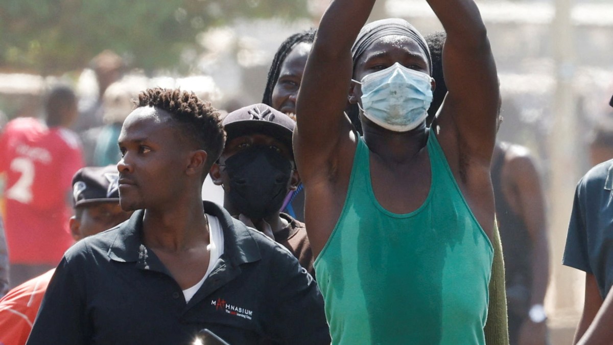 Kenya minister says US-run Ebola facility plans halted after court order