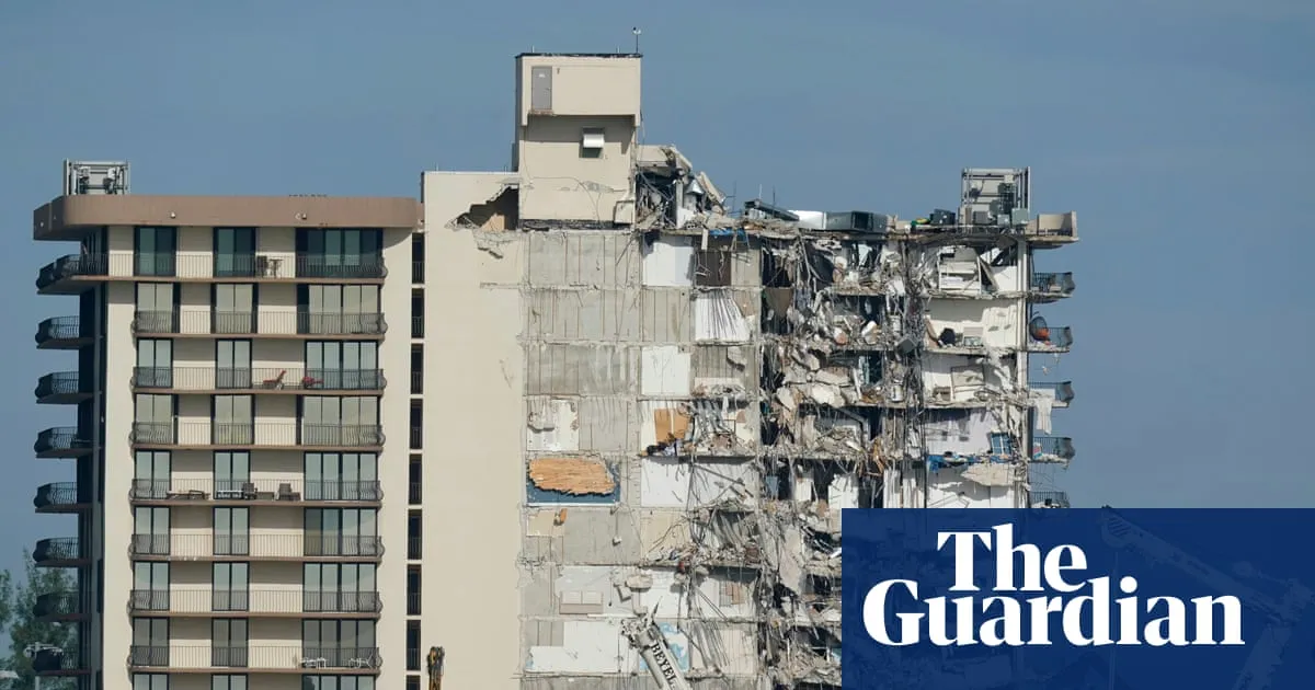 Deadly collapse at Florida condo happened slowly over several weeks, report finds