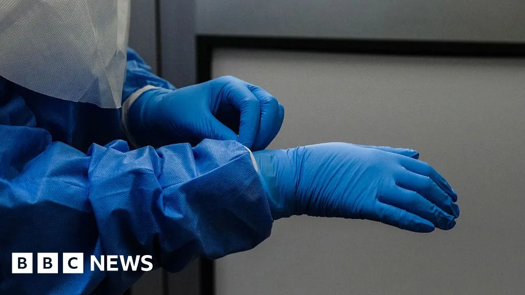 France confirms first Ebola case