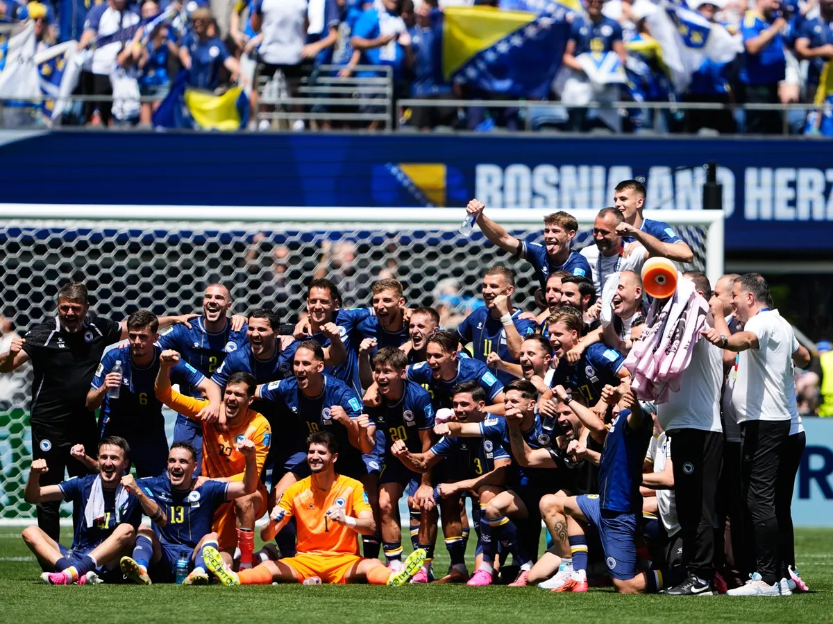 Bosnia win 3-2, knock out Qatar to keep alive hopes of World Cup round of 32