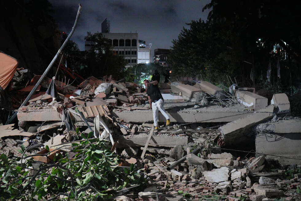 Powerful 7.1-magnitude earthquake hits Venezuela, collapsing buildings in the capital of Caracas