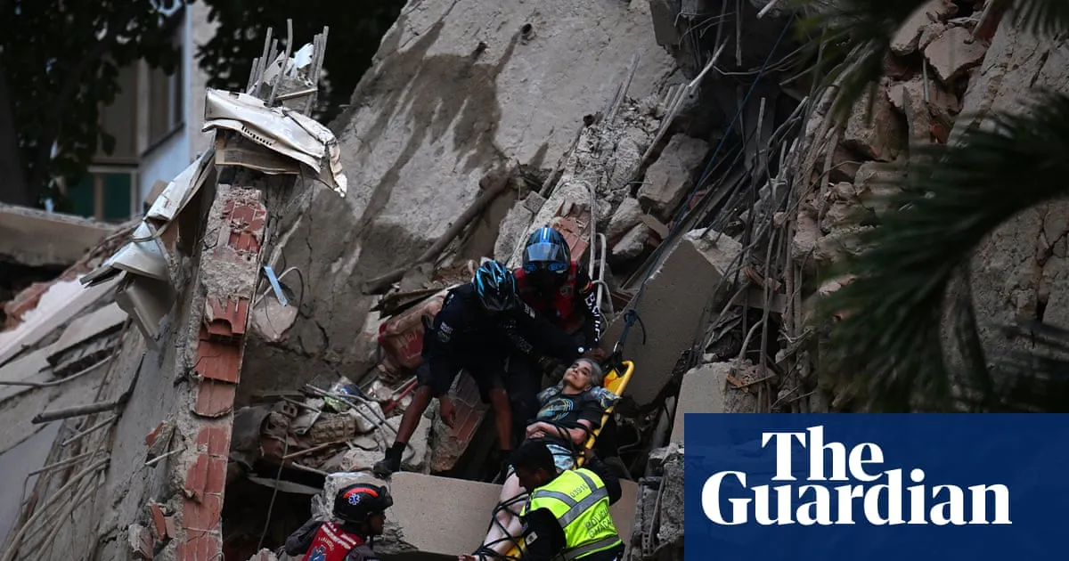 Venezuela earthquake: powerful back-to-back quakes collapse buildings in capital Caracas