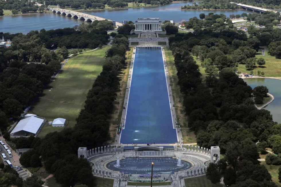 Reflecting Pool liner was cut with a sharp knife or razor, National Park Service says