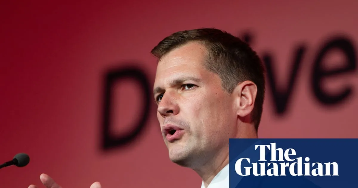 Robert Jenrick says questions about £5m donation to Farage are legitimate
