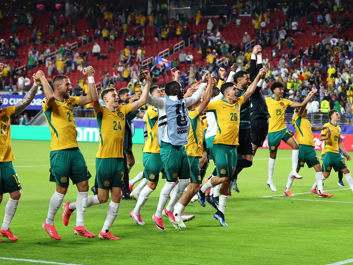 Australia reach World Cup knockouts after gritty 0-0 draw with Paraguay