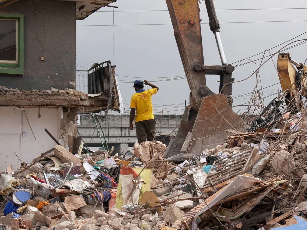 Nine people killed in building collapse in Lagos, Nigeria