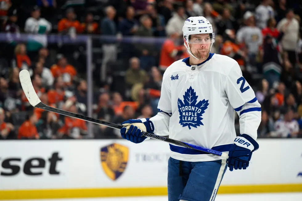 Blues acquire Brandon Carlo from the Maple Leafs in a trade at the NHL draft