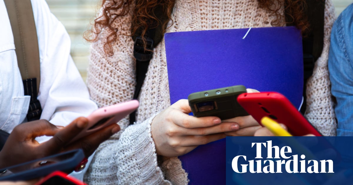 UK ministers launch consultation into whether to ban social media for under-16s