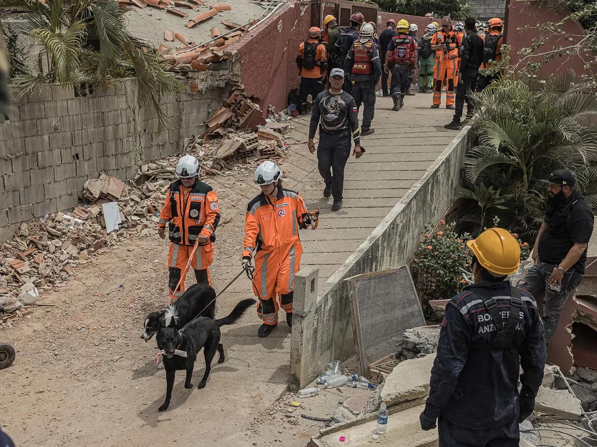 Hope of finding more Venezuela quake survivors fades despite late rescues