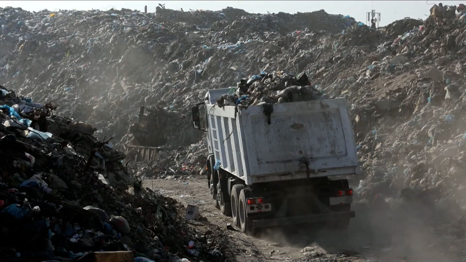 Gaza’s displaced families face worsening living conditions