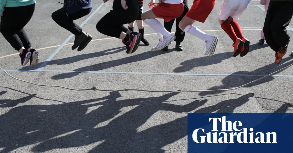 White working-class children failed by England’s school system, inquiry finds