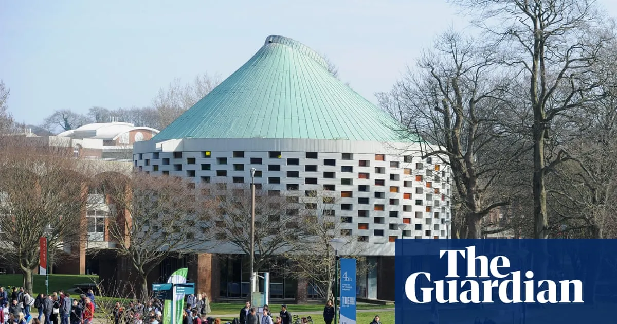 UK ministers scrap foreign students target in shift to overseas hubs strategy