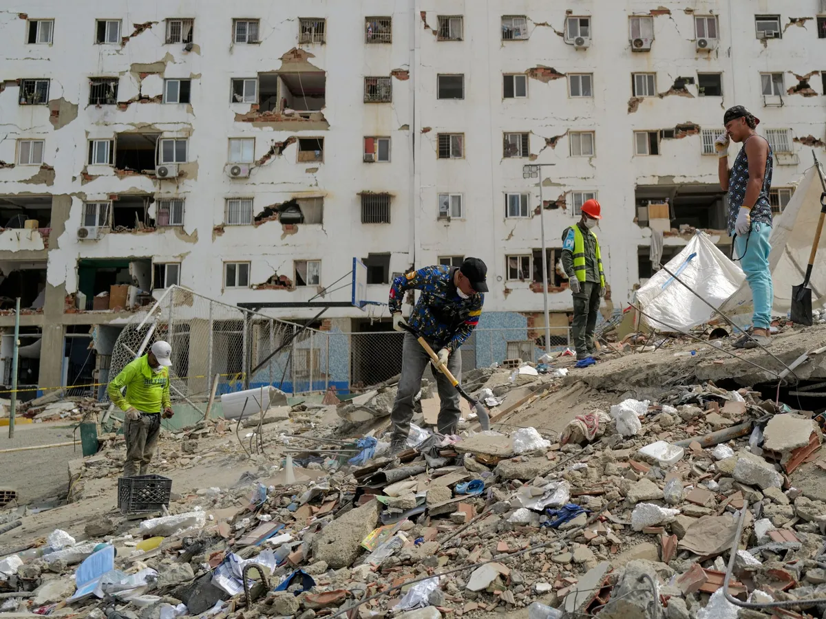 Aftershock hits Caracas during critical hours for Venezuela rescue efforts