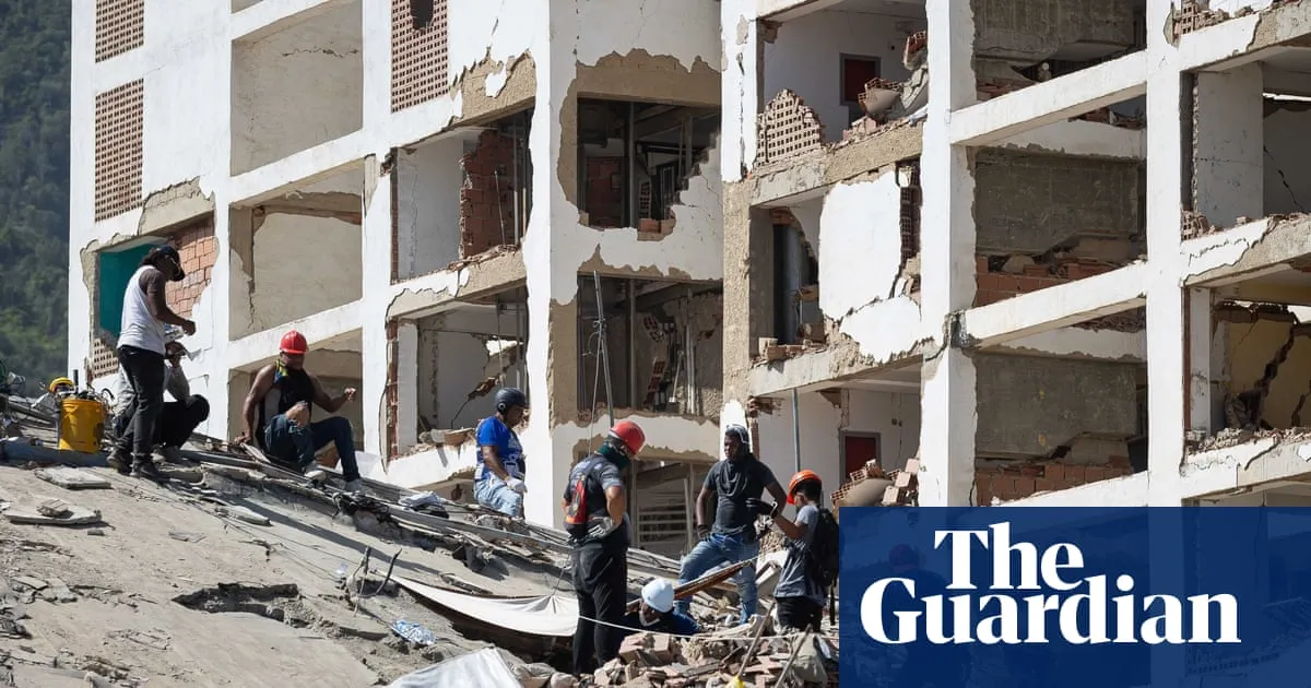 Strong aftershock terrifies Venezuelans days after devastating twin quakes