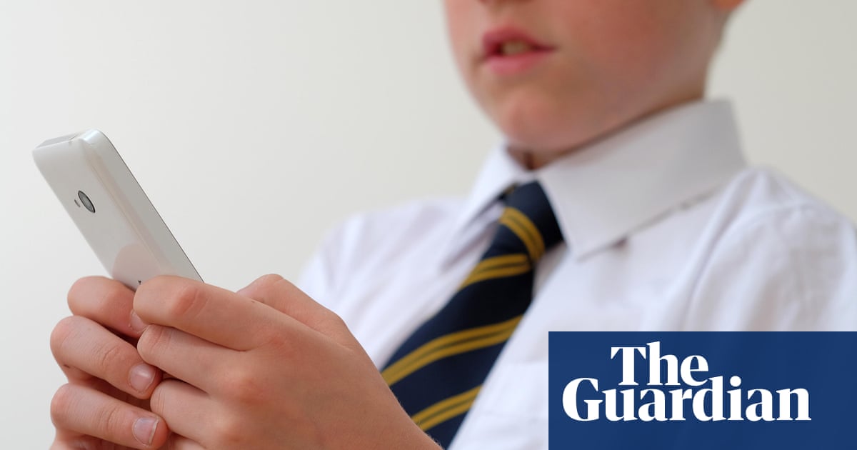 School smartphone bans seen as ‘punitive’ by young people, study says