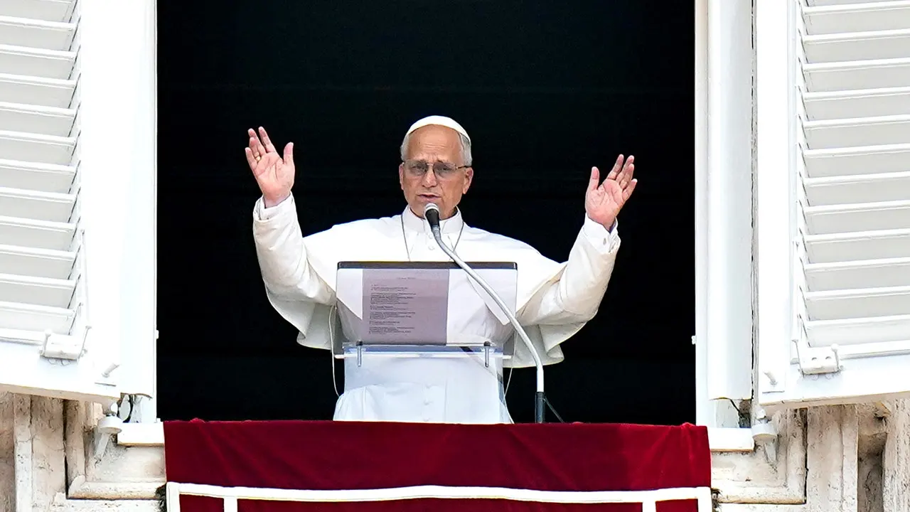 Pope Leo pleads with breakaway Catholic group not to commit 'sin of extreme gravity'