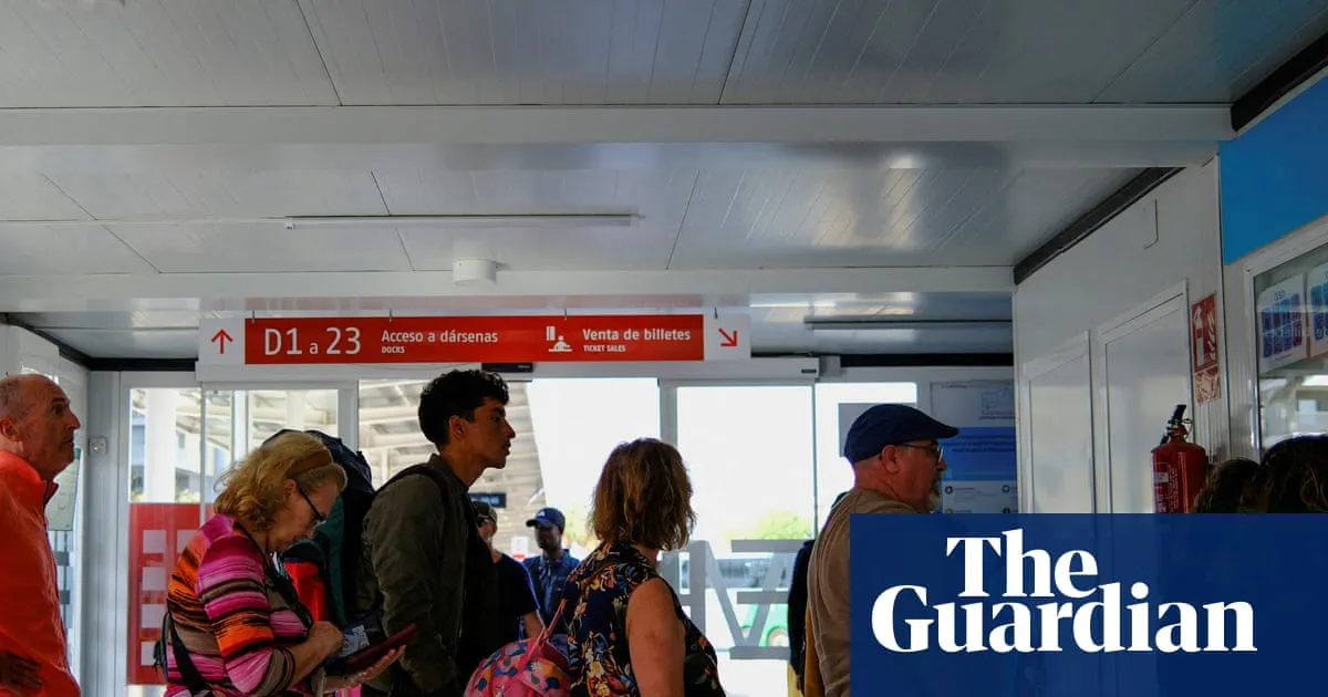 One million migrants in Spain apply to regularise status in new scheme
