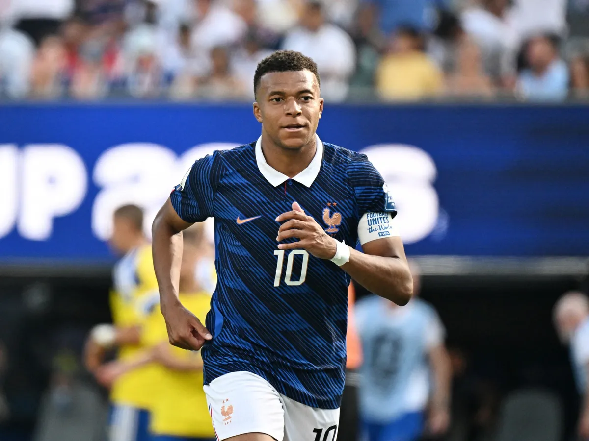 Mbappe, Deschamps break World Cup records in Sweden thrashing