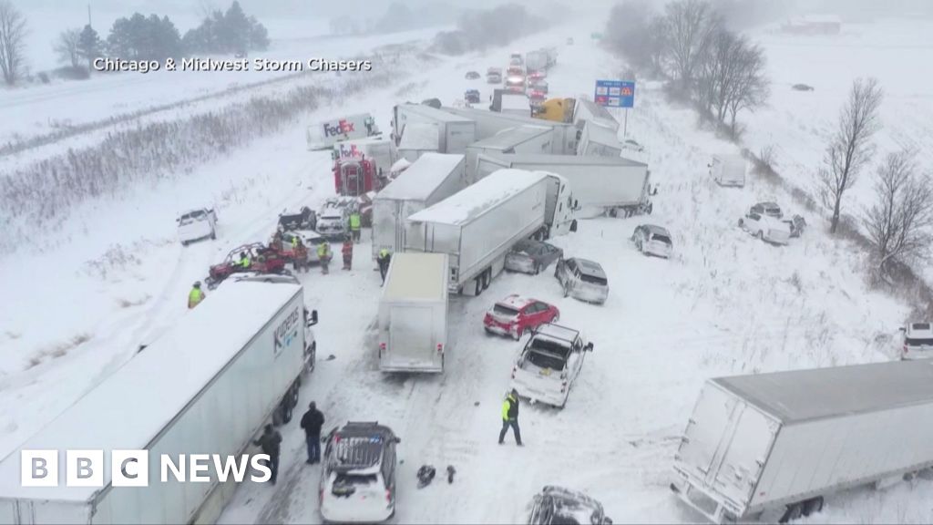 More than 100 vehicles pile up on US motorway after crash