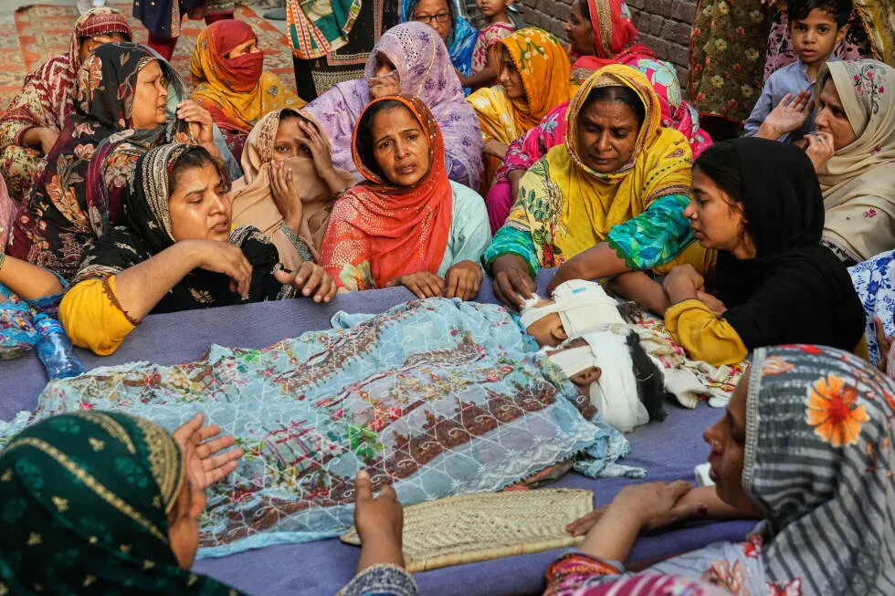 Mourners attend funerals for 14 Pakistani children killed in tutoring center roof collapse