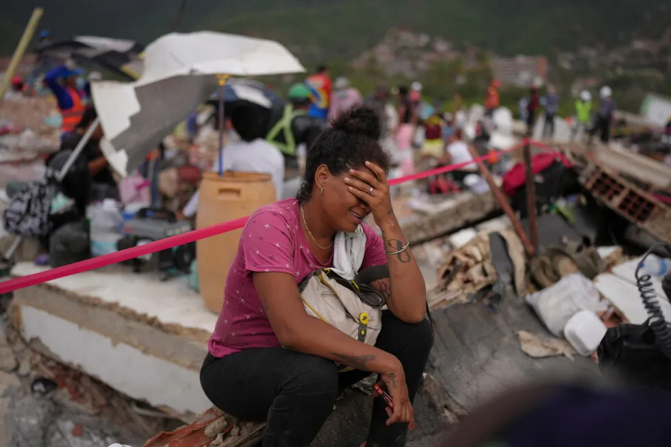 Venezuelan medics fear infections from quake injuries as search for untold dead continues