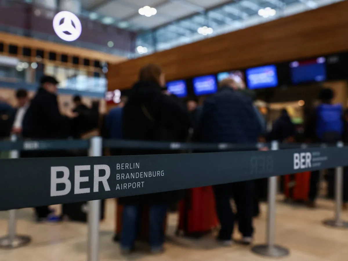 EU border rules causing travel chaos ahead of summer peak, industry warns