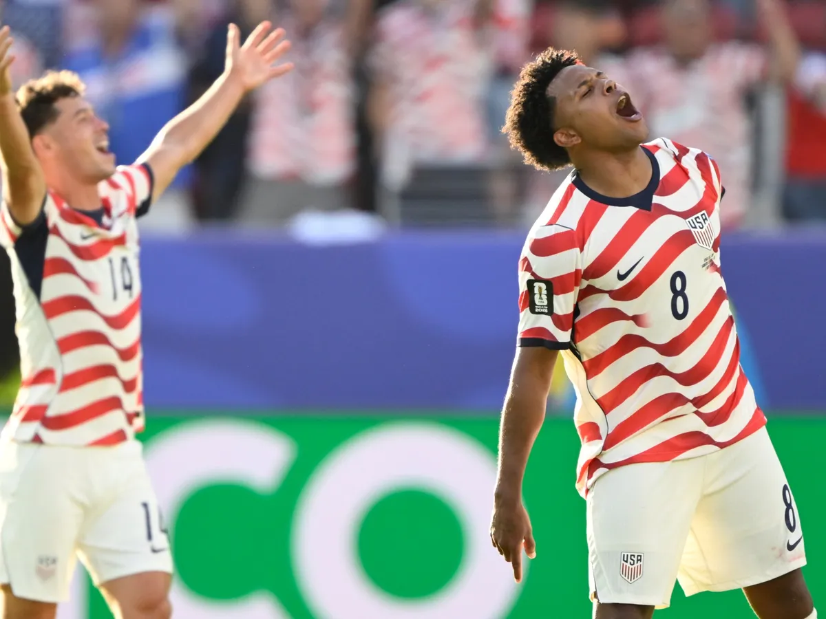 USA beat Bosnia 2-0 despite Balogun red card, enter World Cup last 16