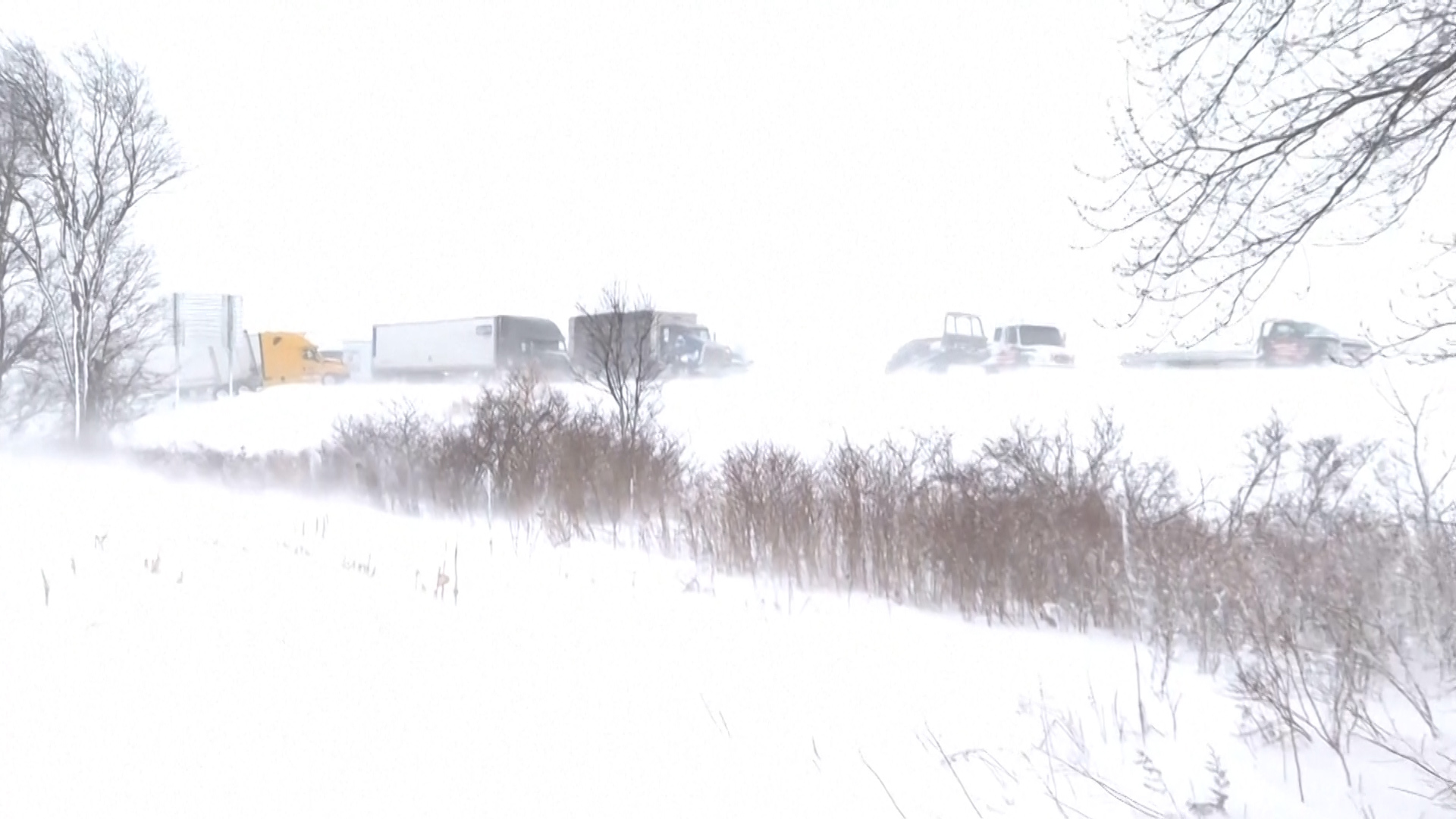 Video: More than 100 vehicles involved in pile-up during US snowstorm