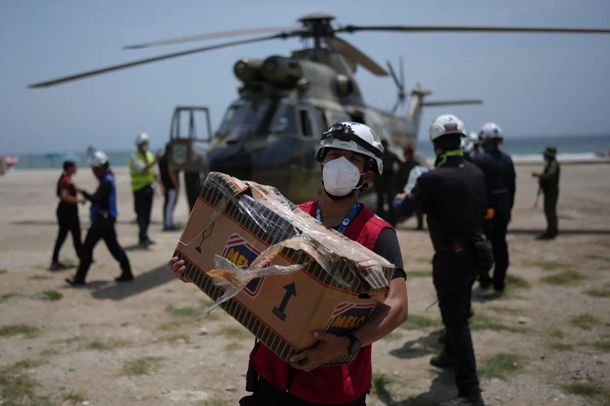 Relief efforts shift as Venezuela quake survivors seek aid