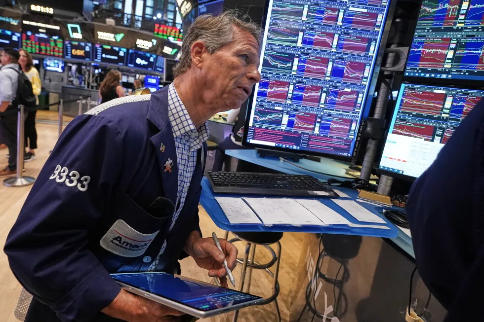 Asian shares rally after Dow hits a record, as some AI shares bounce back