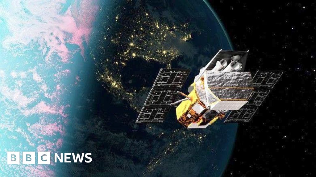 Nasa launches mission to save falling space telescope
