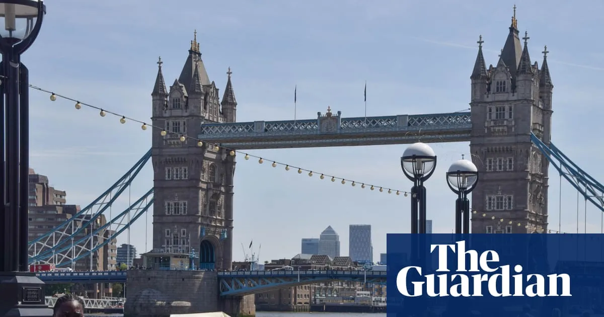 Week-long heatwave due in England with 34C peak in south-east