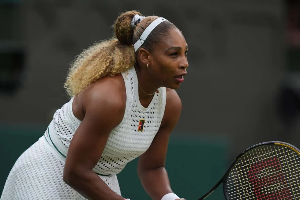 Serena Williams’ coach tells AP nerves and a closed roof were factors in Wimbledon loss