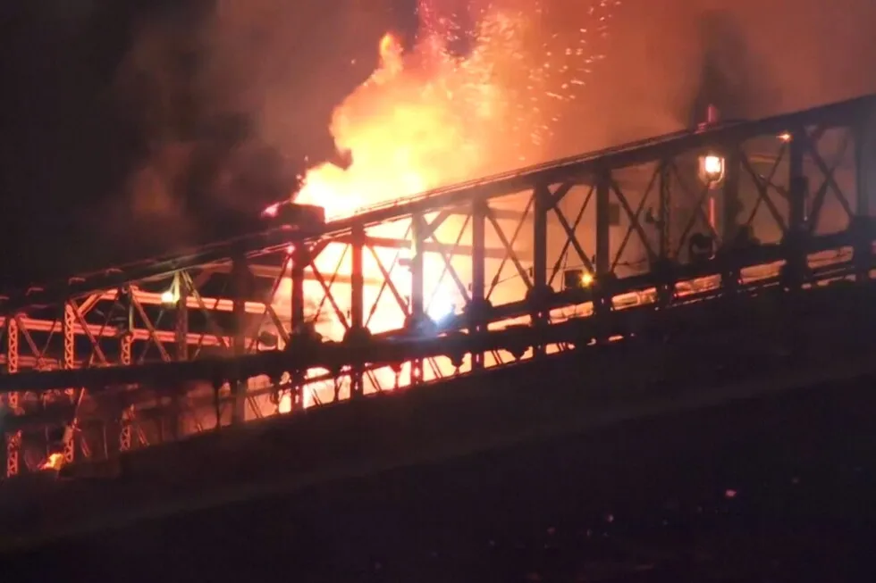 Fire breaks out on Brooklyn Bridge during New York’s fireworks show
